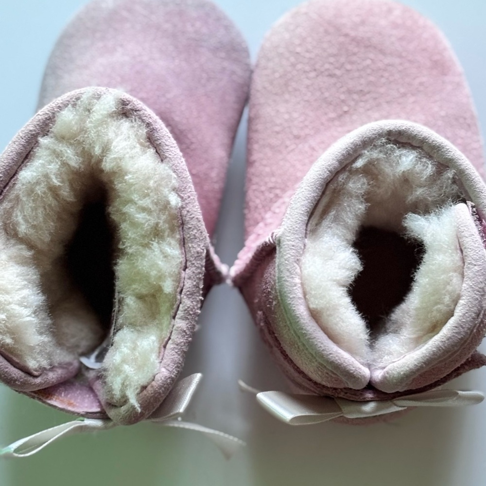 UGG BOOTS - Picture 8 of 14